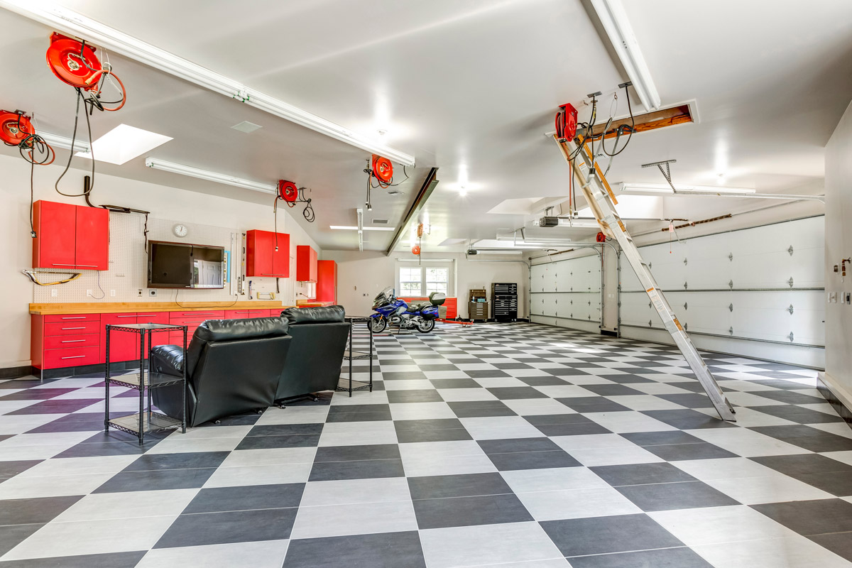 What are the Advantages of Modular Garage Flooring?
